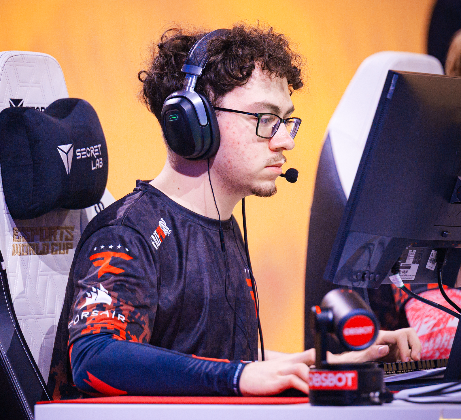 Игроки FaZe после матча на турнире по CS2