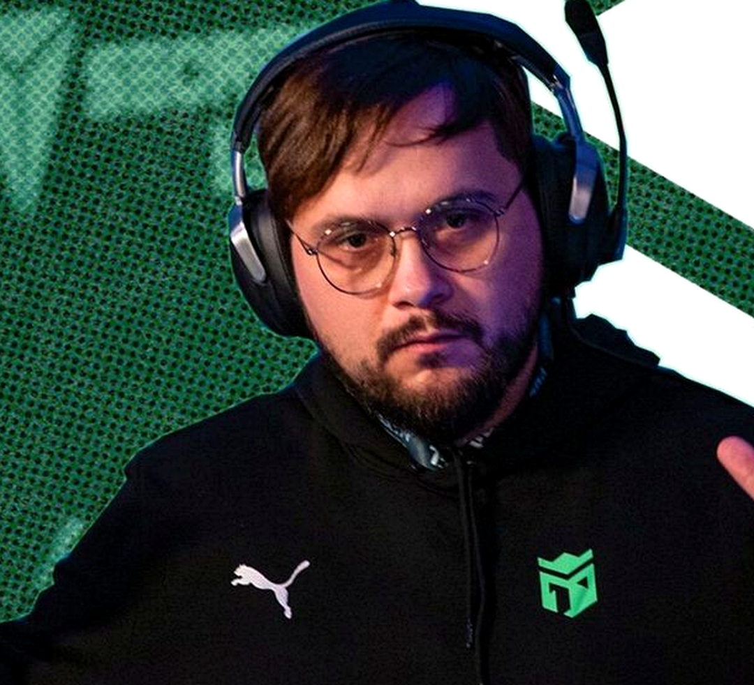 Дмитрий hooch Богданов на площадке турнира по CS2