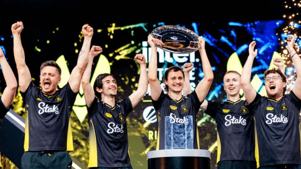 Vitality и проигранный энтри: почему команда всё равно забирает раунды в CS2