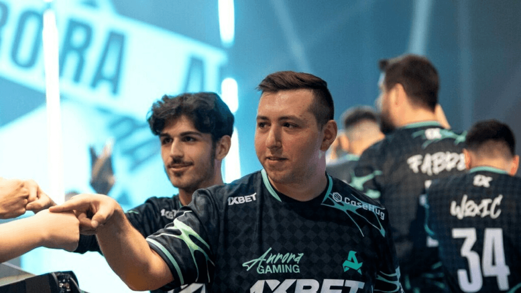 XANTARES и woxic вывели Aurora из матча на вылет EWC 2026