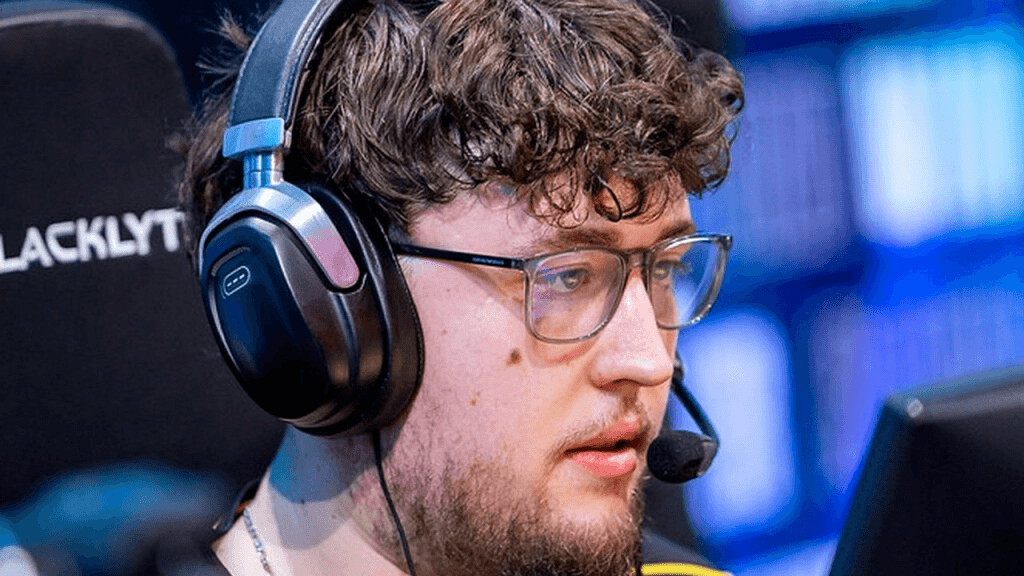 ZywOo опередил Xyp9x: 474 клатча на LAN — новый рекорд CS2